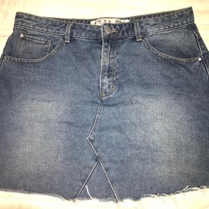 Cute Frayed Denim Skirt!